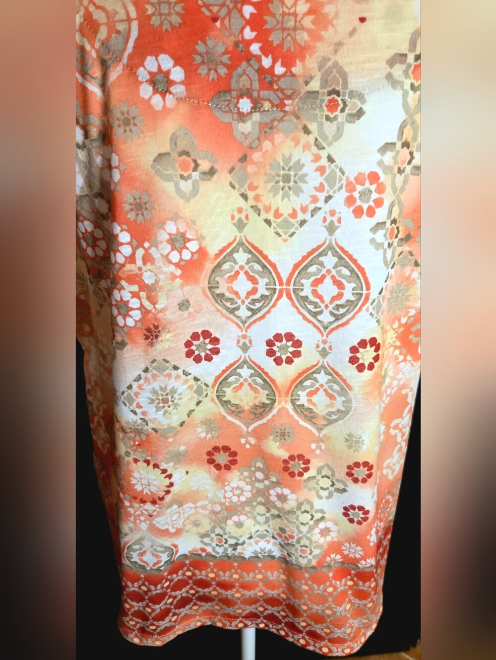 Alfred Dunner Geometric Floral Embroidered Neck Tunic Top Medium - Picture 11 of 13